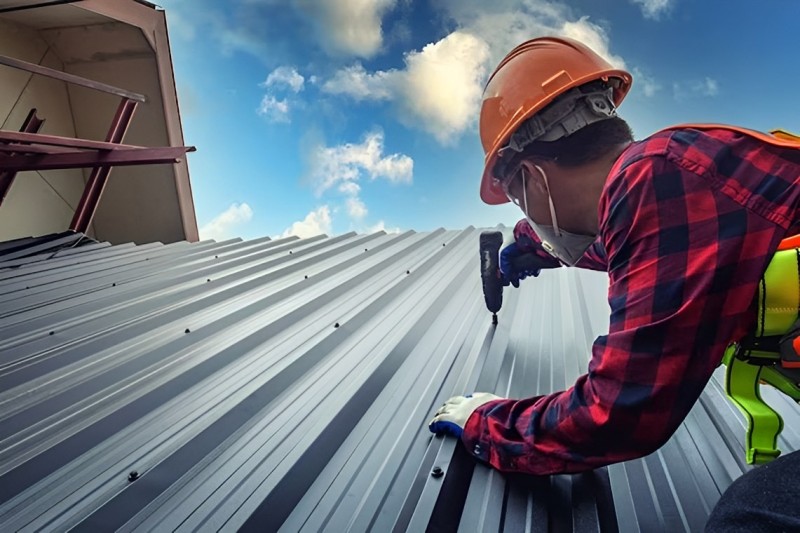 Brampton Markham Gutter Cleaning Gutter Installation Sloped Roof Installation Skylight Glass Replacement North York Etobicoke Scarborough Mississauga East Yor